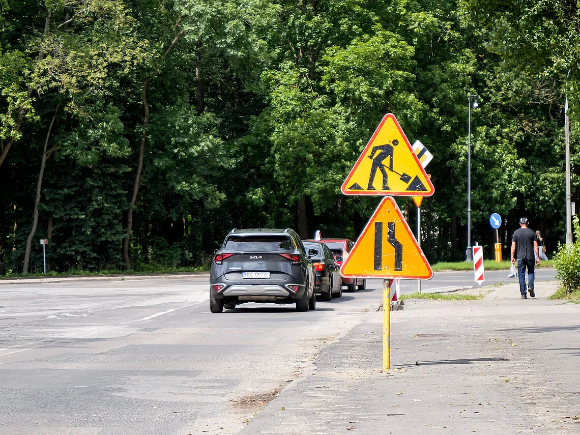 Prace drogowe na ul. Bałtyckiej - asfalt i modernizacja