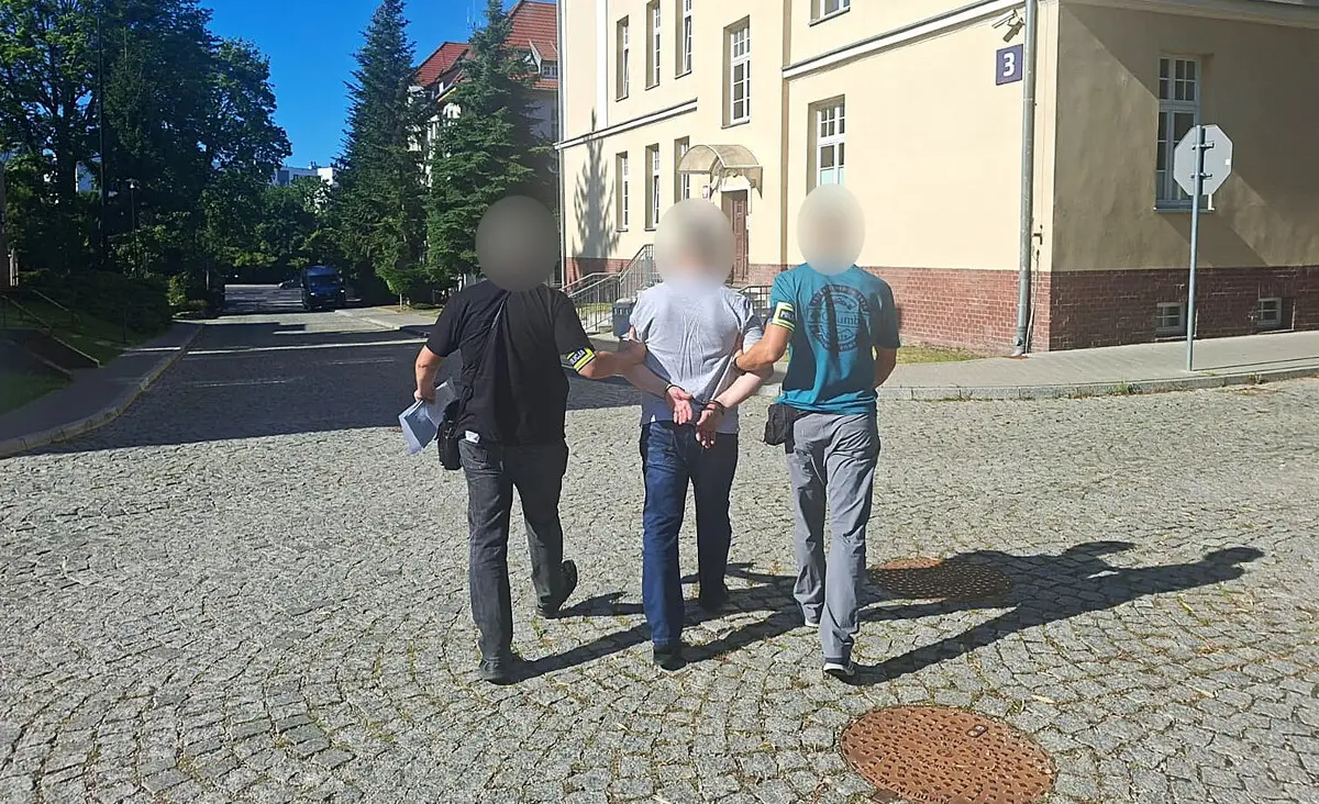 Tymczasowe aresztowanie mężczyzny podejrzanego o oszustwo inwestycyjne