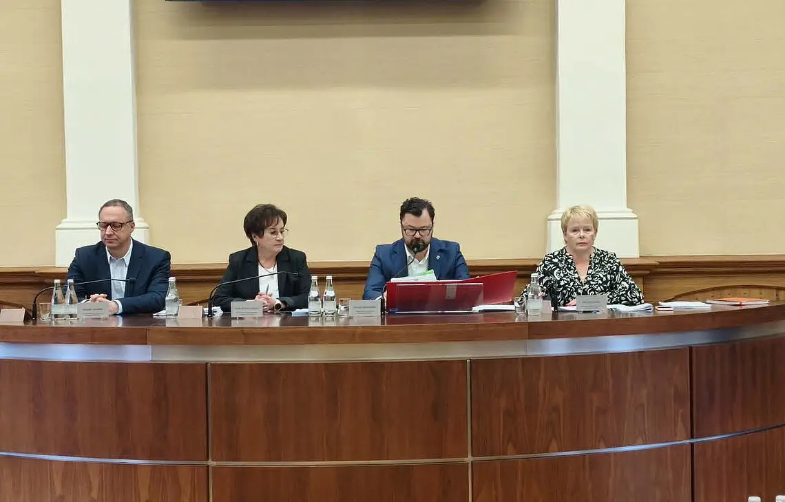 XXVIII sesja Rady Miasta Olsztyna - raporty szkół i miejskich spółek