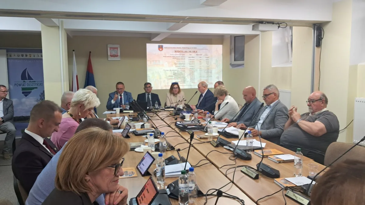 Zarząd Powiatu Olsztyńskiego z wotum zaufania