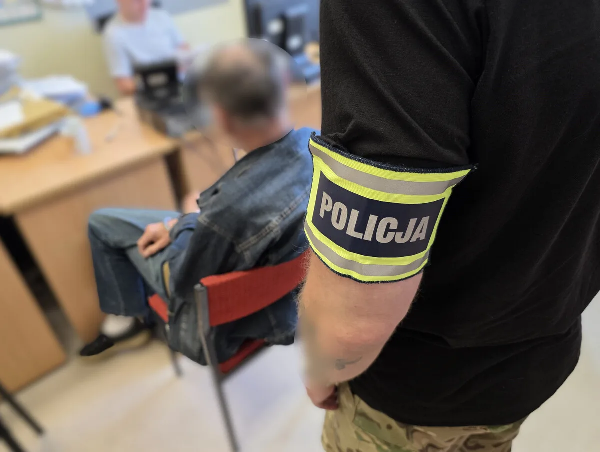 Mężczyzna zatrzymany za ostrzelanie przystanku autobusowego z wiatrówki