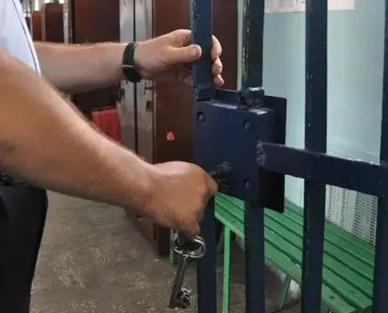 Zatrzymany mężczyzna poszukiwany sześcioma listami gończymi