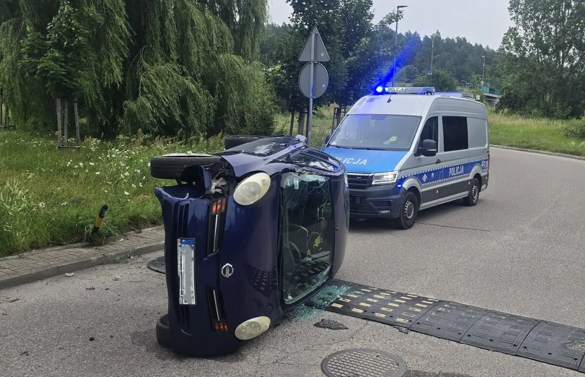 Kierująca Nissanem z wnuczką była nietrzeźwa