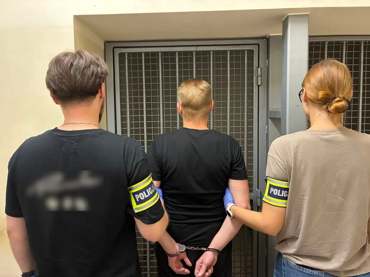 Dwaj mężczyźni zatrzymani za użycie cudzej karty płatniczej, mogą trafić do więzienia na 10 lat