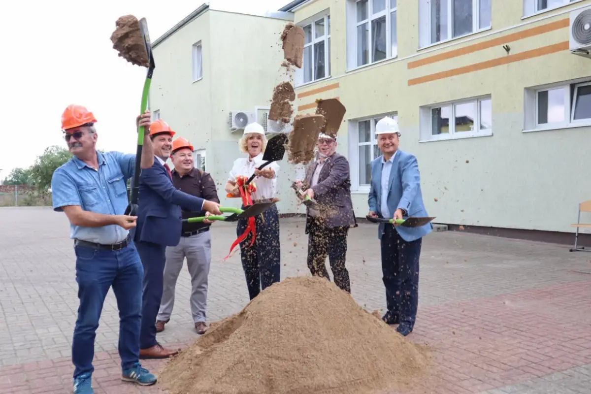 Rozbudowa Publicznego Specjalnego Katolickiego Ośrodka w Kruzach