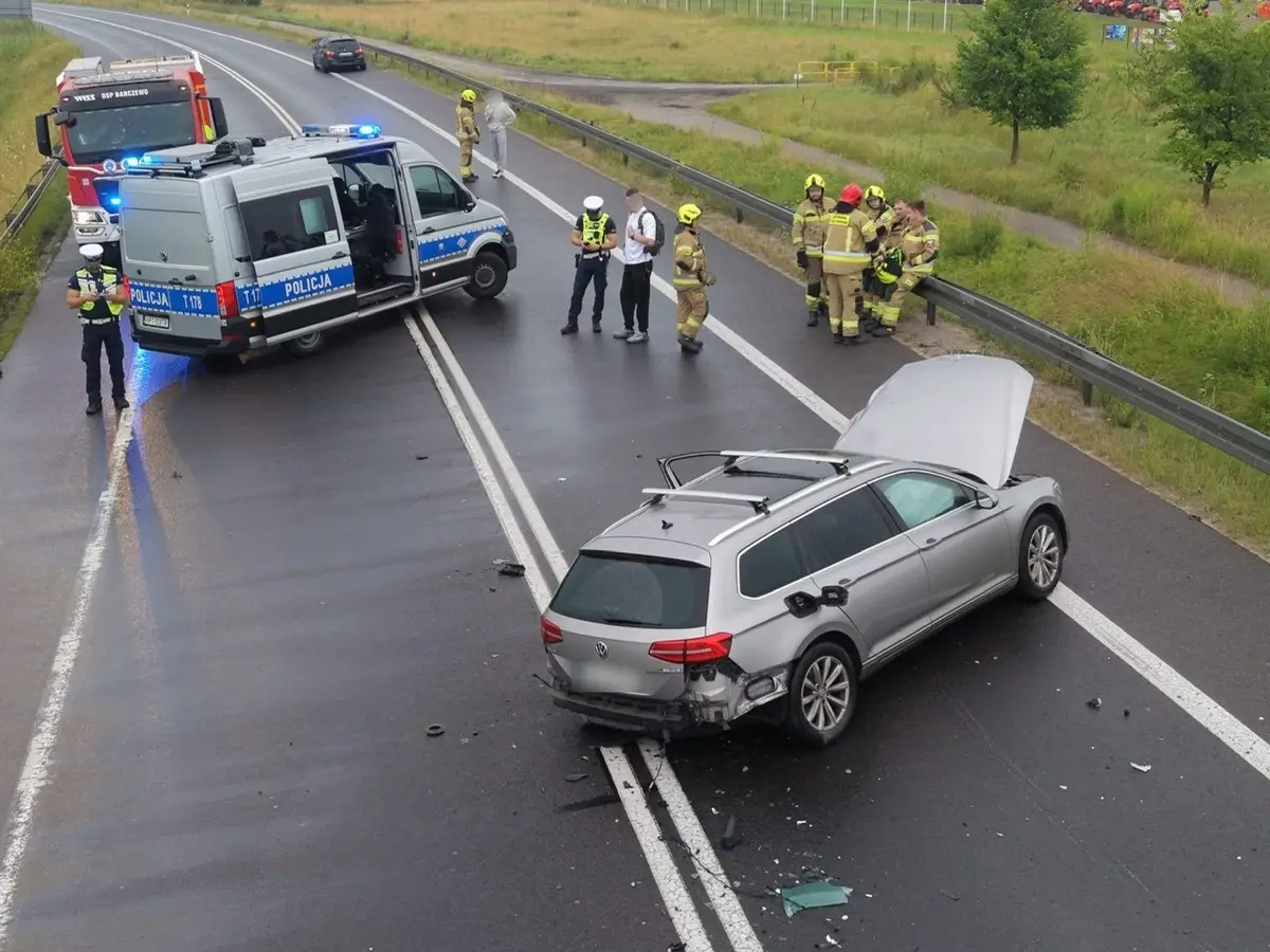 Podsumowanie wydarzeń drogowych podczas wakacyjnego weekendu