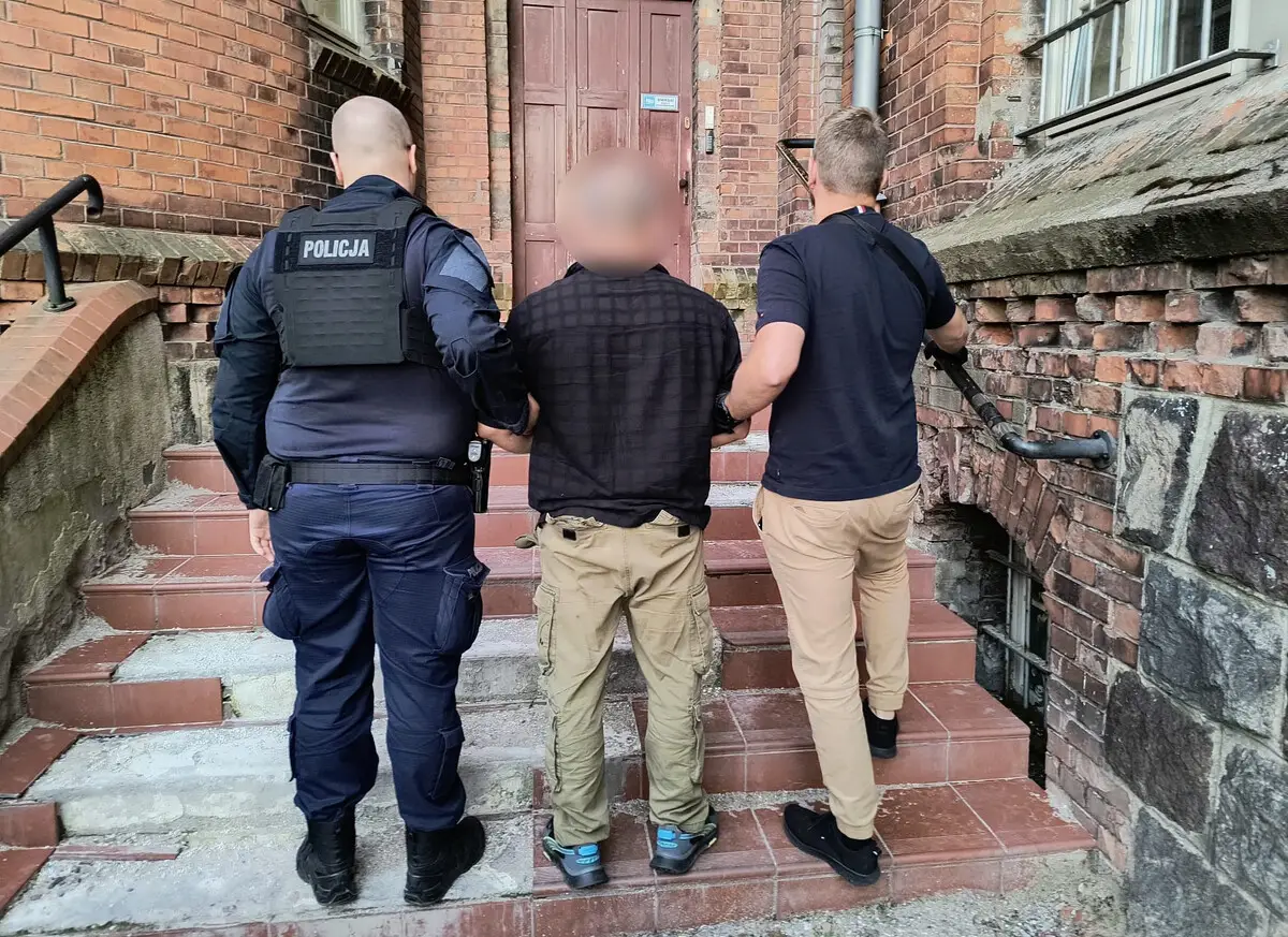 Policjanci w czasie wolnym zatrzymali poszukiwanego mężczyznę