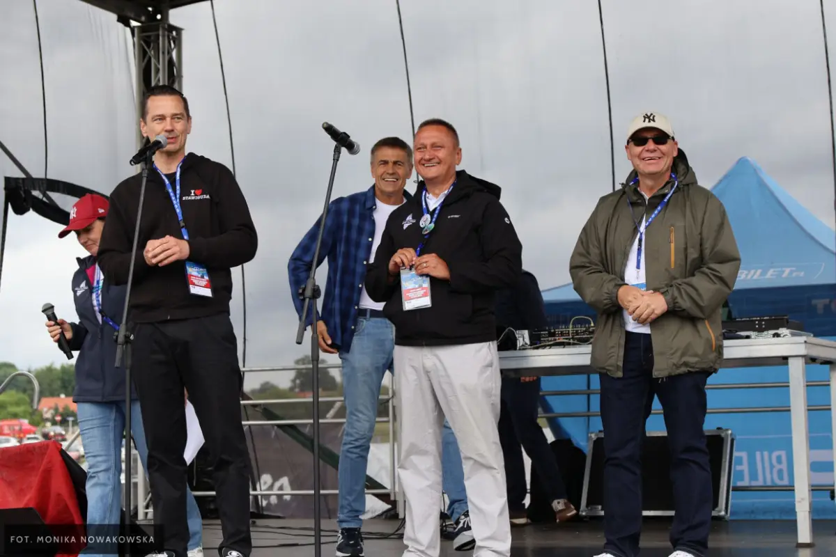 XII Rodzinny Piknik Lotniczy w Gryźlinach przyciągnął tłumy