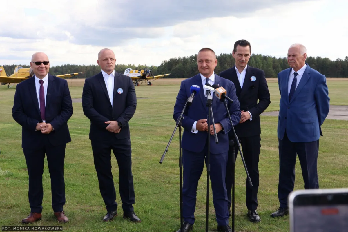 Rodzinny Piknik Lotniczy w Gryźlinach z licznymi atrakcjami