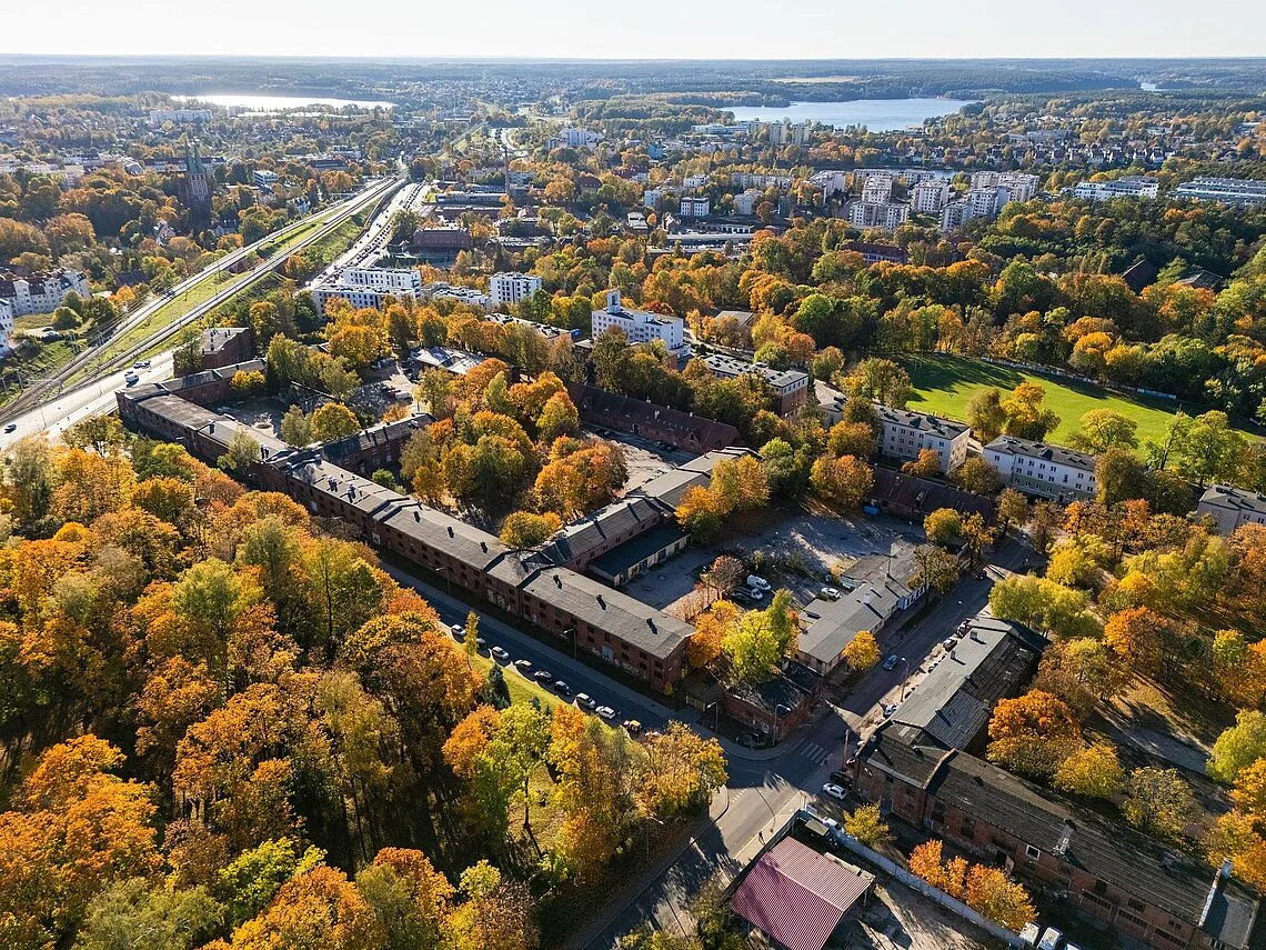 Targ staroci przenosi się do Koszar Dragonów